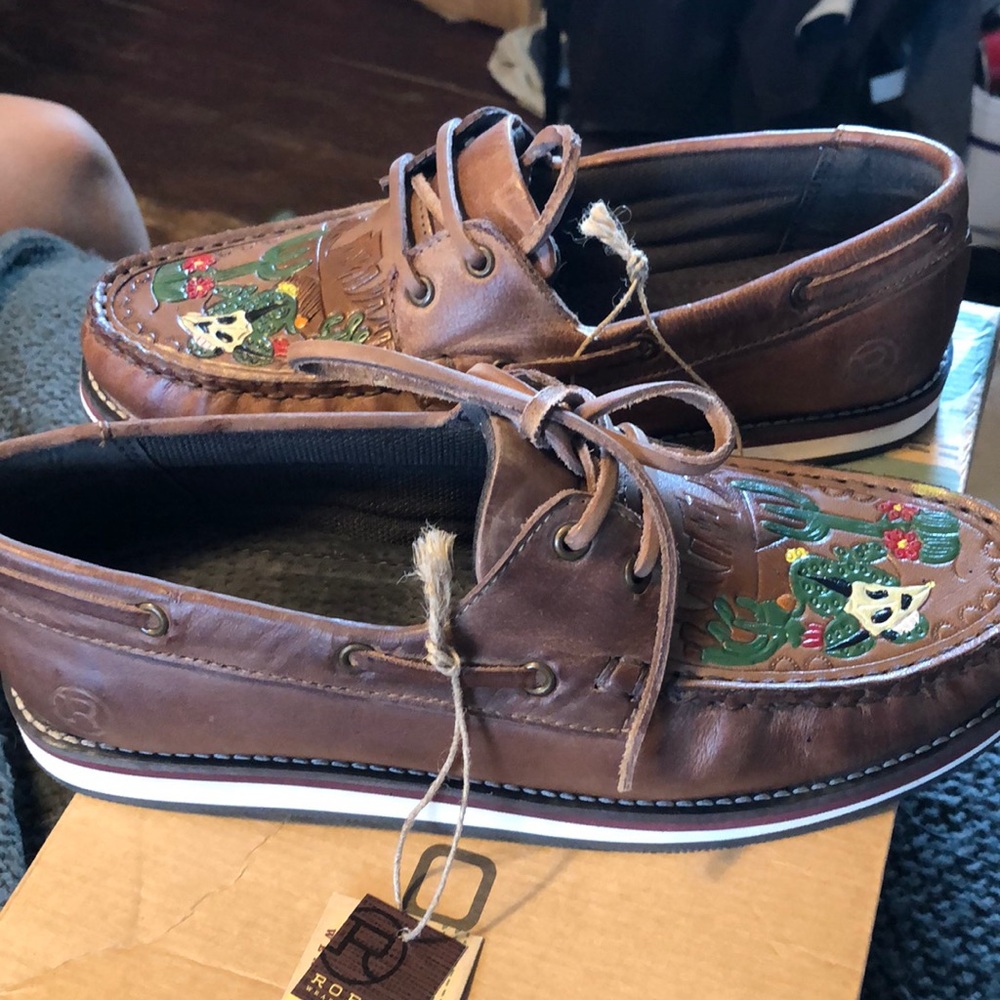 Roper moccasin
